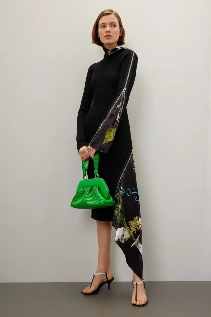THEMOIRé Green Leather Magnetic Closure Puffy Trim Tia Plissa Bag Purse